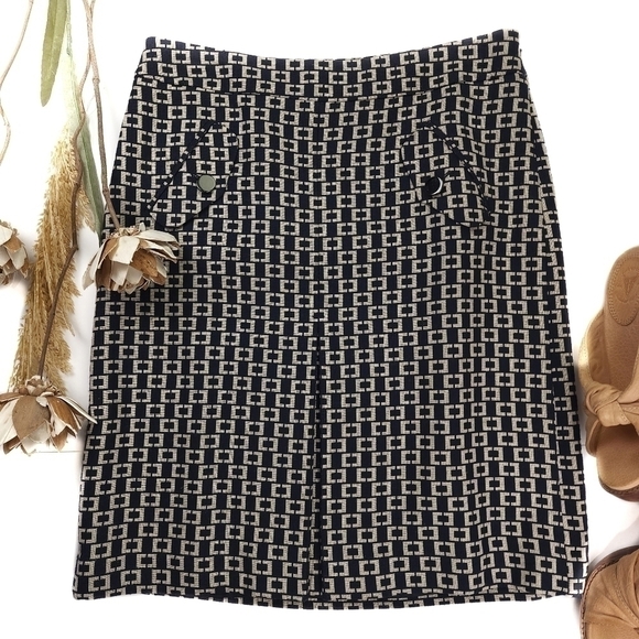 LOFT Black Cream Front Pleated Skirt Sz 2 - Picture 14 of 15